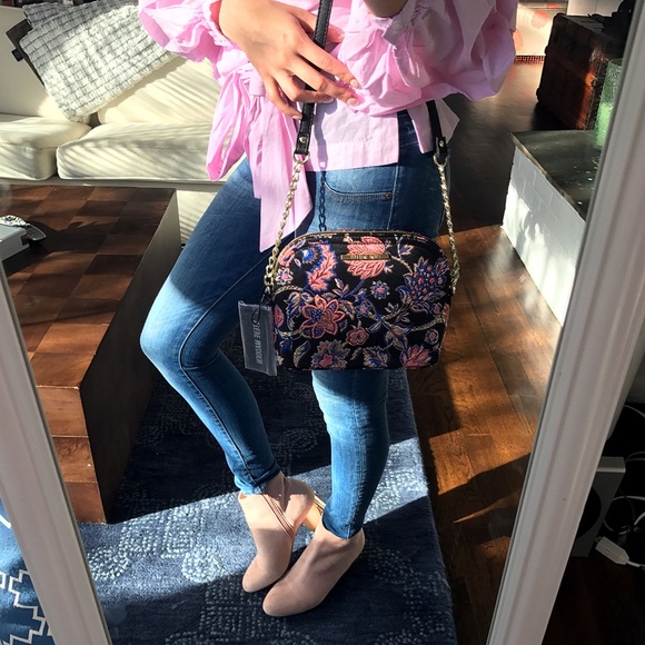 LAST ONE!! ⏳STEVE MADDEN BMarylin Crossbody  - Picture 3 of 7